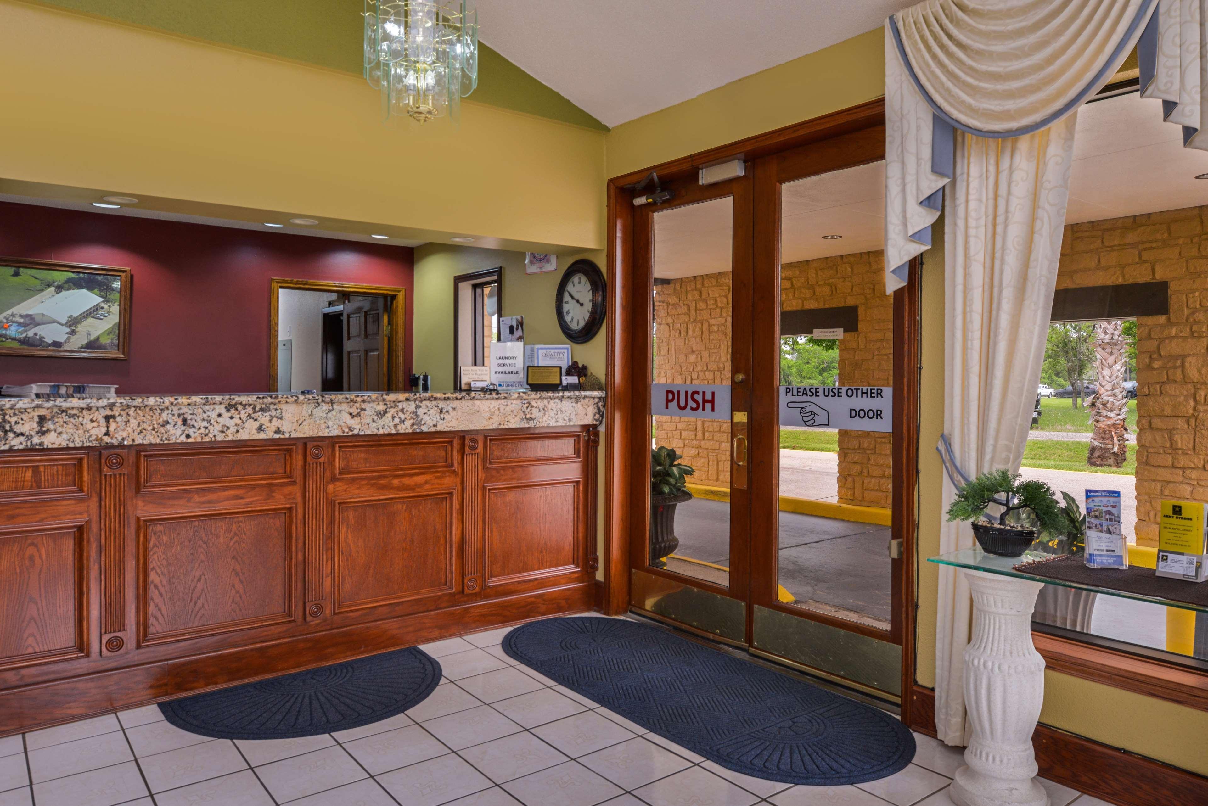 Americas Best Value Inn West Columbia Buitenkant foto