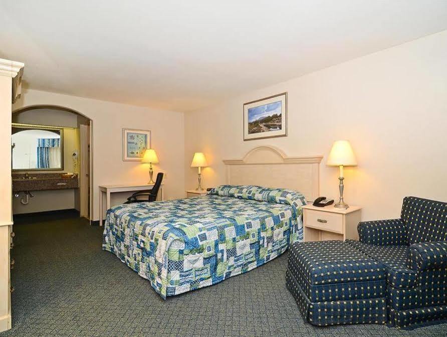 Americas Best Value Inn West Columbia Buitenkant foto