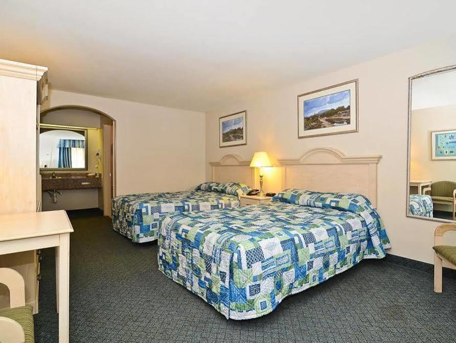 Americas Best Value Inn West Columbia Buitenkant foto